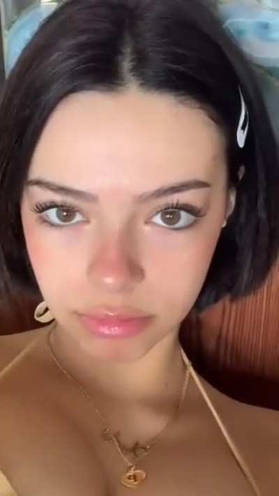 gold bikini video (click to make it loop)