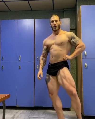 Currently 6&rsquo;2 202lbs, prepping for my 1st go at Classic. Yes I know my posing sucks