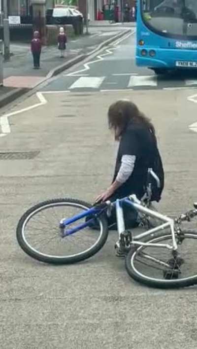 Cyclist catching a ride today in front of us goes wrong 🙈