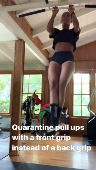 she thick asf in this video