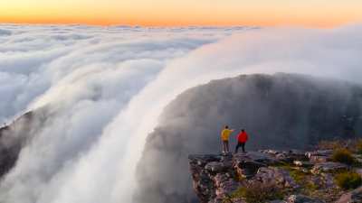 This epic &lsquo;cloud waterfall&rsquo; on Bluff Knoll, WA.