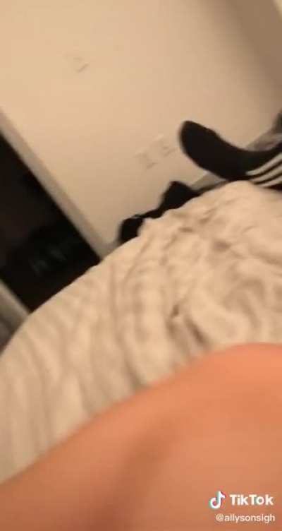 Cat goes zoom