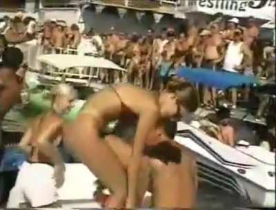 Classic Bikini Pantsing