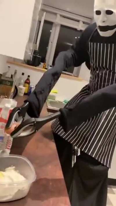 That's some impressive dexterity not gonna lie