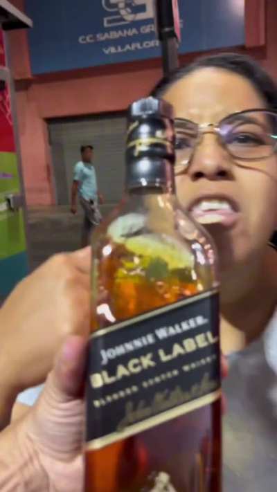 El régimen de maduro secuestro a una mujer que confrontó al influencer ARGENTINO michelo
