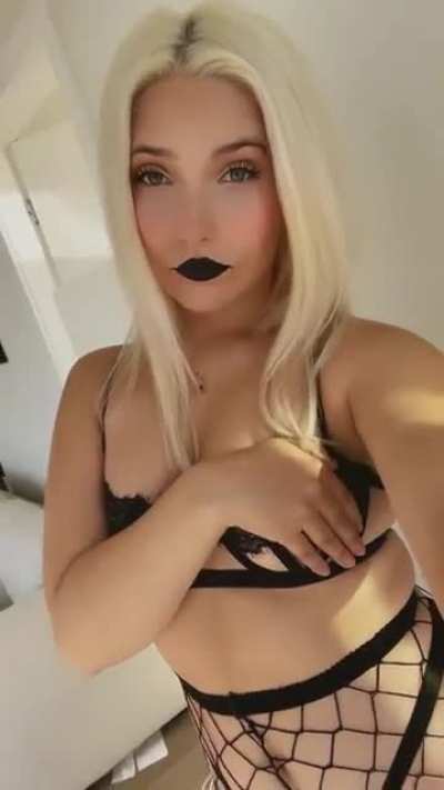 Shesss sooo fineee