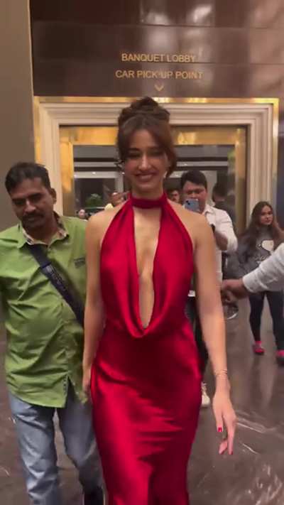 Disha Patani braless cleavage in this hot dress