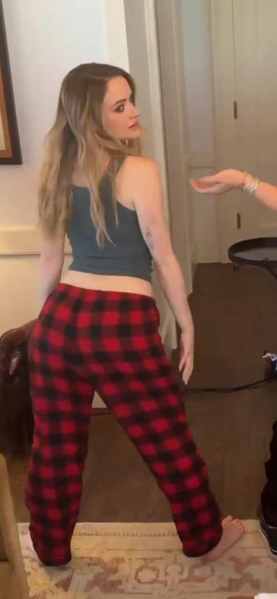  Joey King
