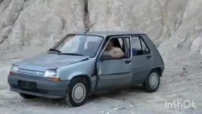 Russian&rsquo;s car go boom
