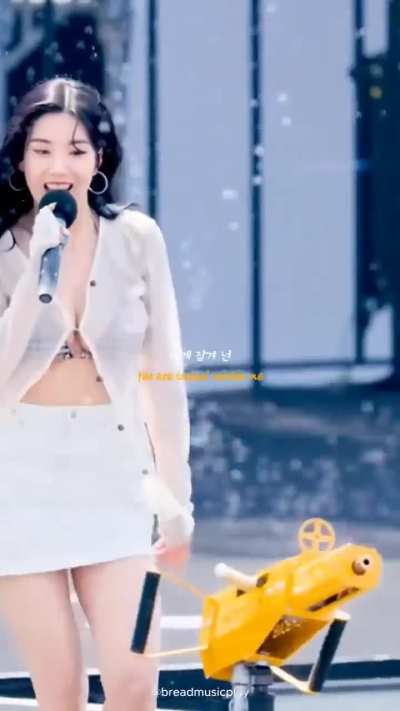 Kwon Eunbi - Underwater
