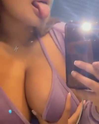 025