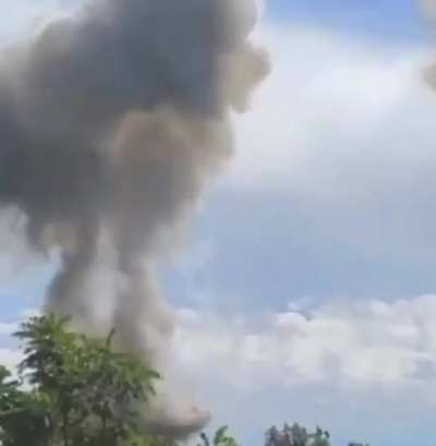 A new footage of the Russian long-range missiles striking Kyiv yesterday. Reportedly, now the Russians are equipping their missiles with additional radar and thermal traps. Yesterday they flew at very low altitudes and some of them could not be intercepte