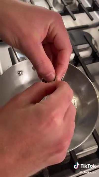 Eating a wild bird&rsquo;s egg