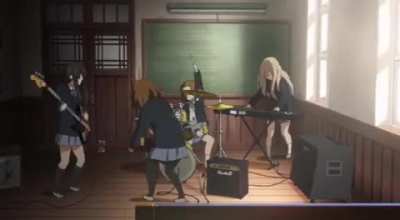 I find Mios and Mugis head-banging animation so cool i don&rsquo;t know why