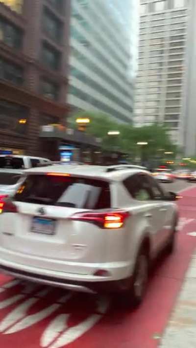AMC billboard truck in front the Citadel HQ building in Chicago this morning. Police telling the truck to move. $AMC #NakedShorts #AMCToTheMoon