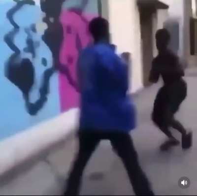 Guy gets ko&rsquo;d (one punch)