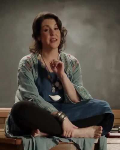 Melanie Lynskey