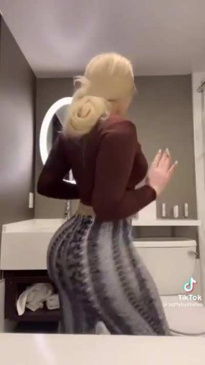 blonde with big ass
