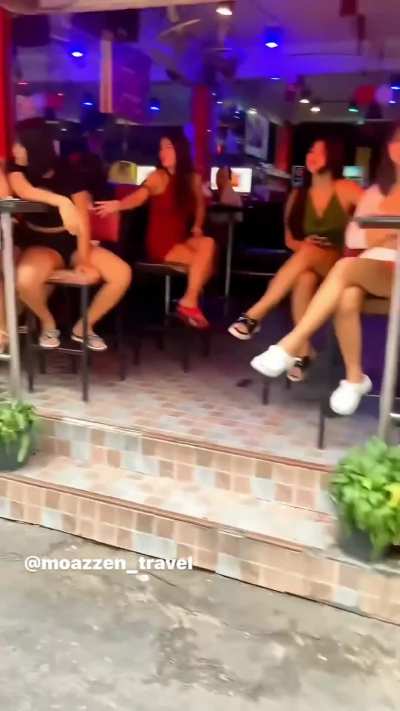 Mina linda o tailand&eacute;s feo?
