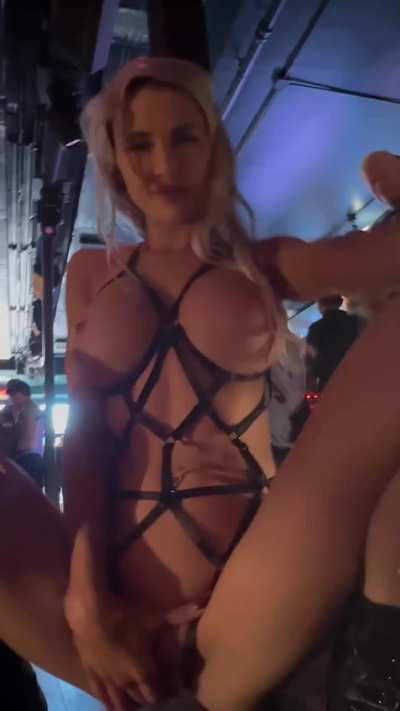 You'll love coming to parties with me