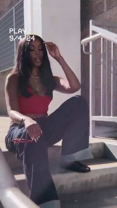Nafessa Williams 
