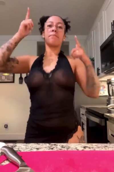 Her Ass Claps Loud &lsquo;n&rsquo; Demanding