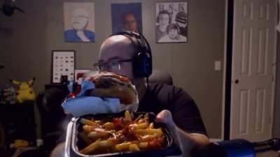 Wings eating Wendy&rsquo;s