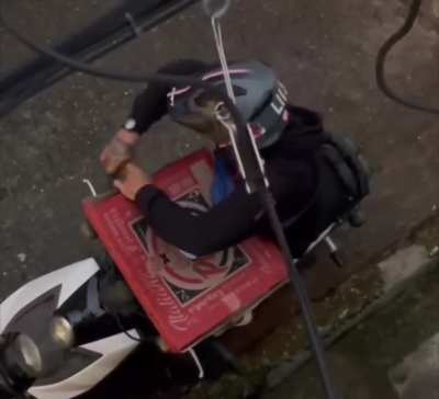 Least hungry Venezuelan delivery man &eth;&eth;