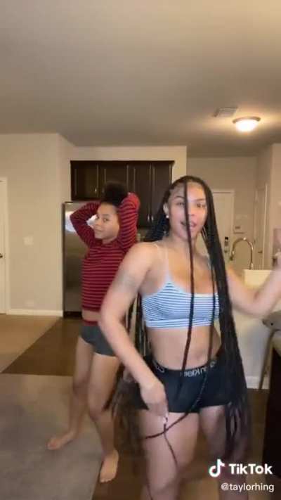 Nutt in her sisters mouth and make em kiss