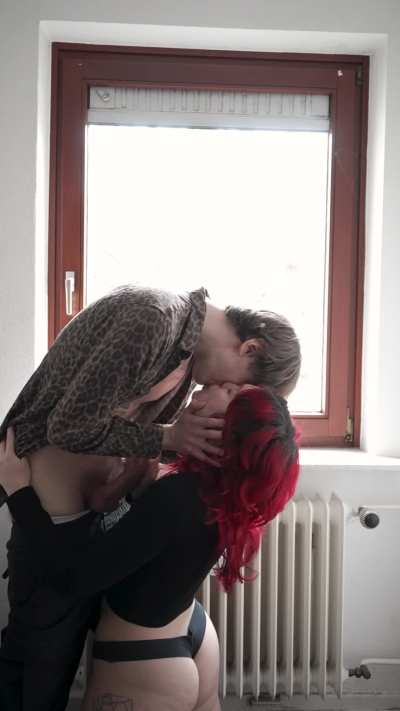 When he appreciates your headgame ♥