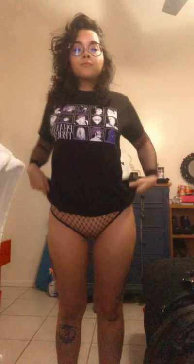 I&rsquo;m a bit of a shy goth slut ( /)w(\✿)