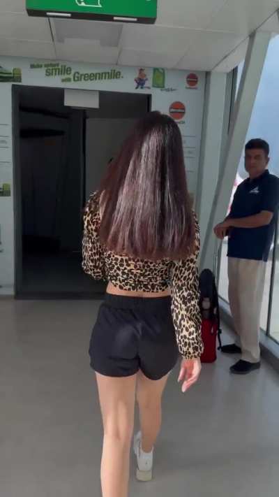 Vedhika Kumar 🍩😋