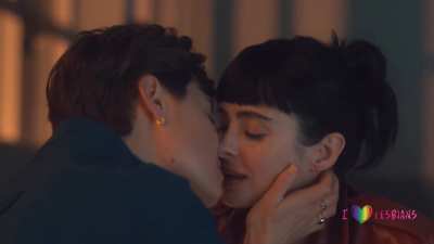 Krysten Ritter &amp; August Winter - "Orphan Black: Echoes" (s01e05)
