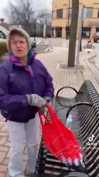 Racist Karen making it news worthy (sorry for the music)