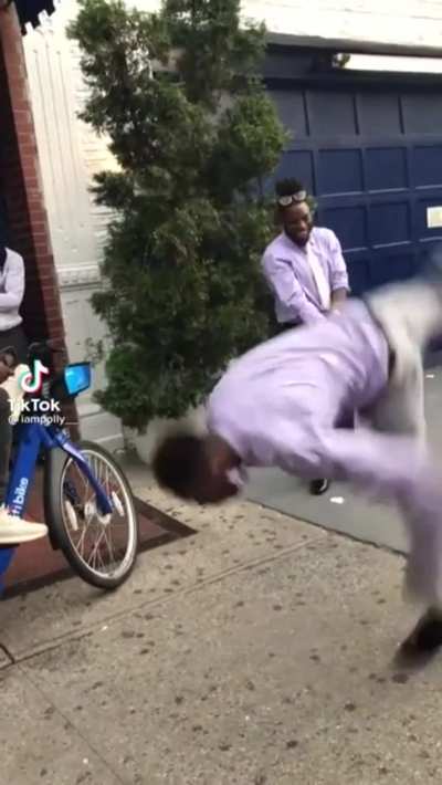 flippin out
