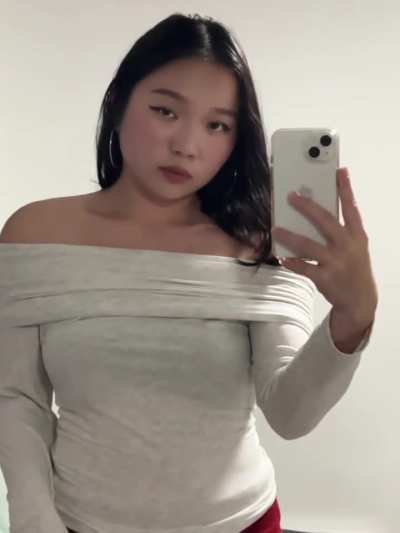 Insta @zxairaaa