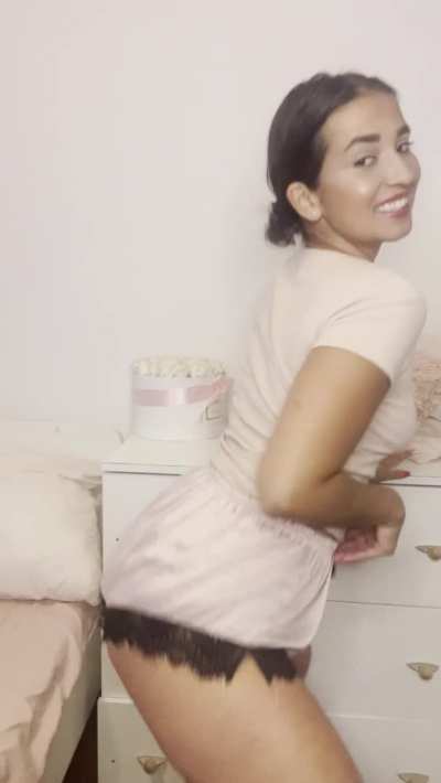 You like a cubana that can dance like this?