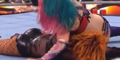 Asuka &amp;amp; Becky Lynch