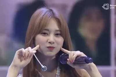 Cute cheekpoke