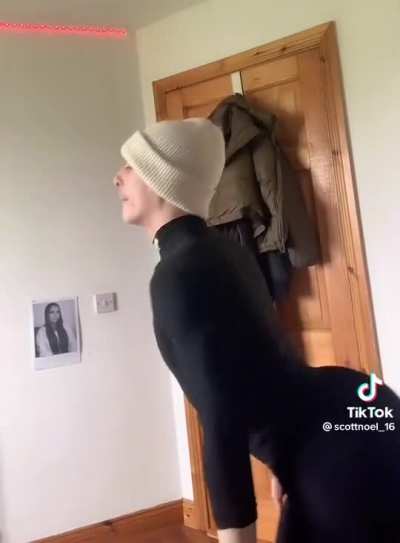 Bro imagine pounding that ass when he arches like that, holy fuuuck he makes me cum&eth;&curren;&curren;&eth;&curren;&curren;&eth;&curren;&curren;