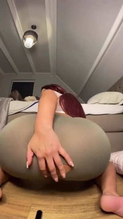 her butt is too big for those leggings