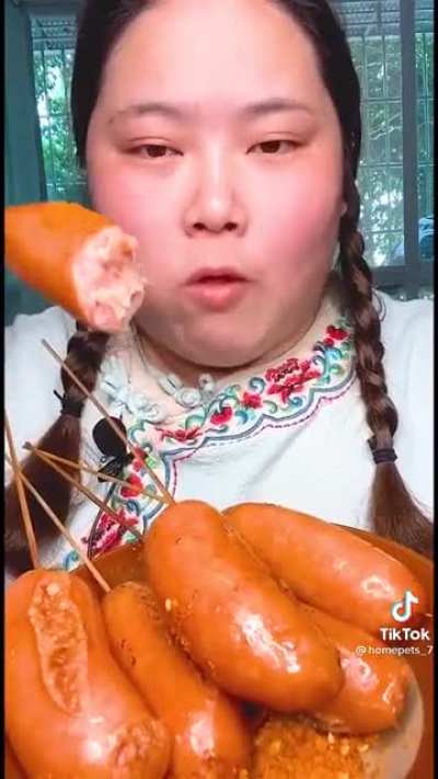 I too, like to laugh at my sausages.