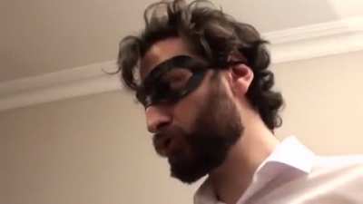 Hi&ccedil; komik değil yine T&uuml;rkiye'nin eğitim sistemine g&uuml;zel g&ouml;nderme yapmış (Bazı sahneleri kestim)