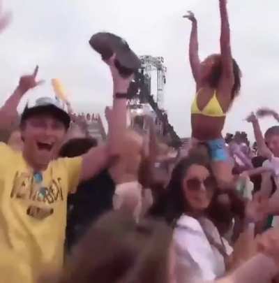 too bad we can&rsquo;t go to concerts anymore 😓 this was a blast 😸🔥💯