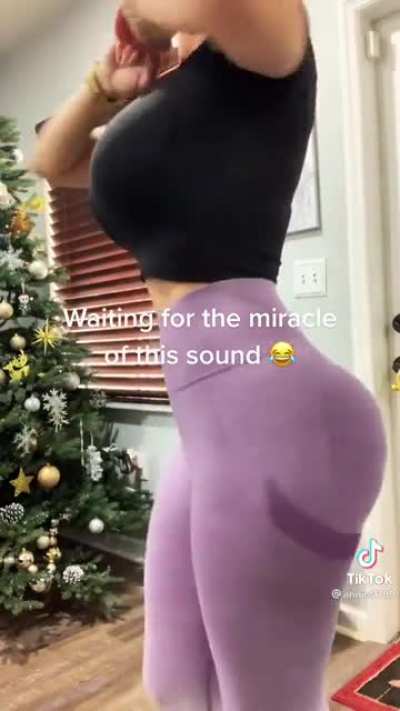 I&rsquo;m telling you&hellip;.she sexy asf. Nadia&rsquo;s sister 😍👈🏽