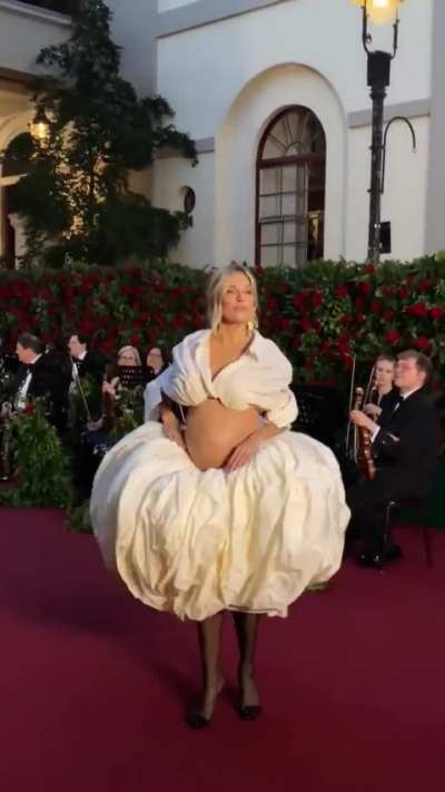Sienna Miller pregnant