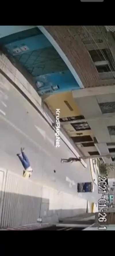 Insurance scam goes bad.