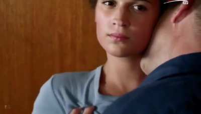 Alicia Vikander sc&egrave;ne Pure