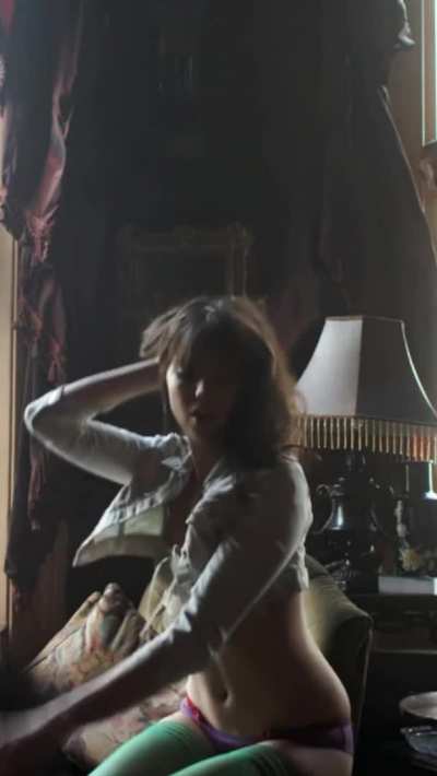 Daisy Lowe