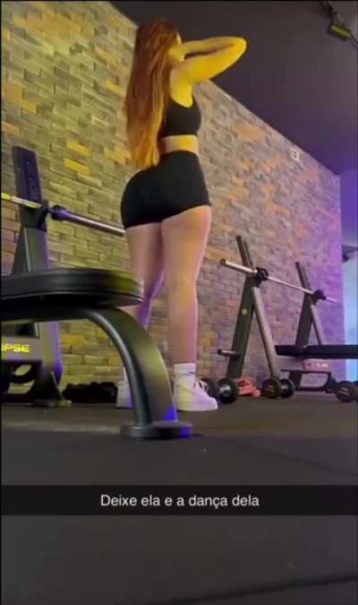 😻